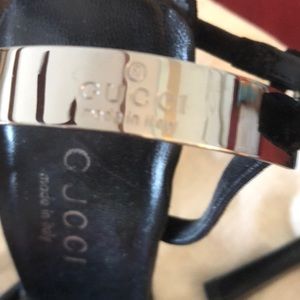 GUCCI black stylish pumps.